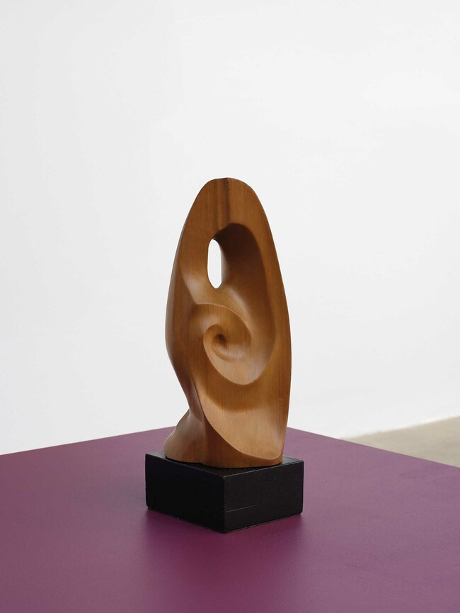 Fred Graham Growth 1968. Tōtara. Private collection, Tāmaki Makaurau Auckland. Courtesy of the artist and Te Uru. Photo: Sam Hartnett