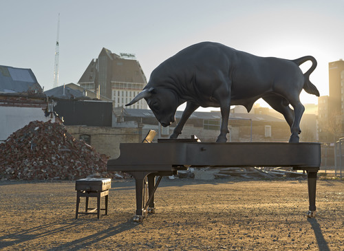 Michael Parekowhai Chapman's Homer 2011. Bronze, stainless steel. Courtesy of the artist and Michael Lett, Auckland