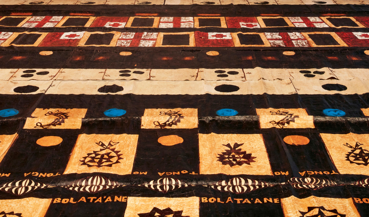 Kulimoe'anga Stone Maka Kuini Haati 2 (Two Queen Heart) and Toga mo Bolata’ane (Tonga and Britain) (detail) 2008–10. Oil, clay, dye on tapa cloth. Installation view, 22nd Biennale of Sydney (2020): NIRIN, Museum of Contemporary Art Australia, Sydney. Courtesy the artist and Museum of Contemporary Art Australia. Photo: Zan Wimberley