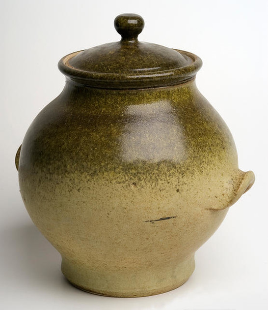 Lidded Pot Christchurch Art Gallery Te Puna o Waiwhetū