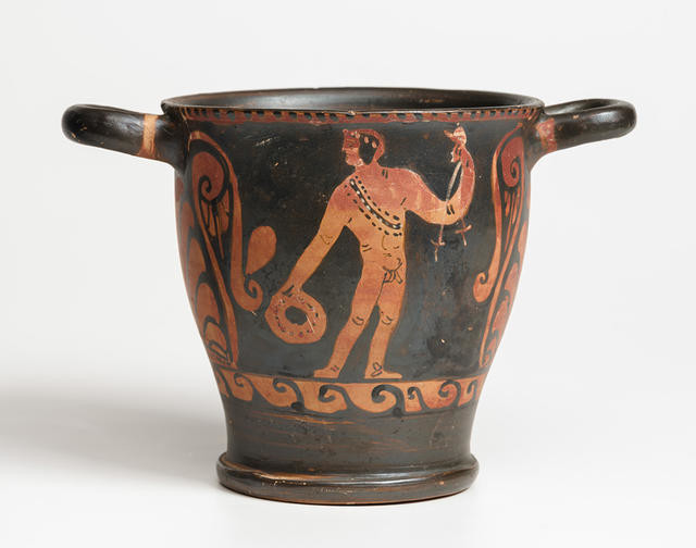 Skyphos (Attic Type) with decoration attributed to the Siamese Painter