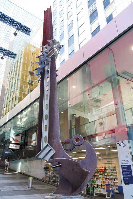 Fred Graham Te Waka Taumata o Horotiu 2008. Steel on concrete base. Auckland Council Art Collection. Photo: Arabella Deane
