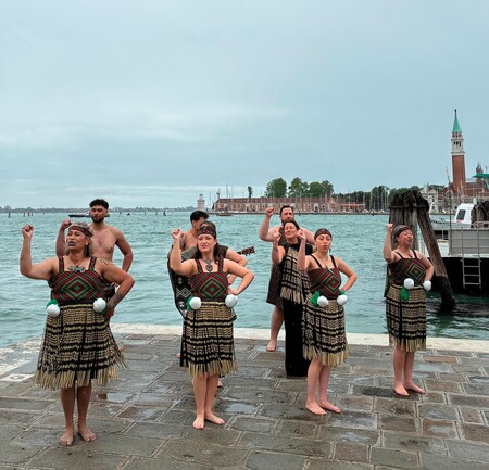 The Kāi Tahu rōpū on the Venice waterfront