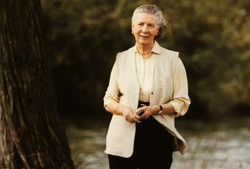 Diana, Lady Isaac 1921 - 2012