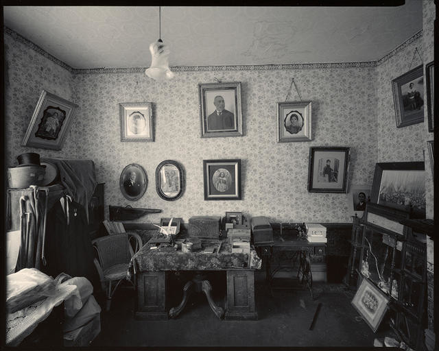 Interior #1, Awhitu House, Taumutu, Canterbury, 18 March 1983