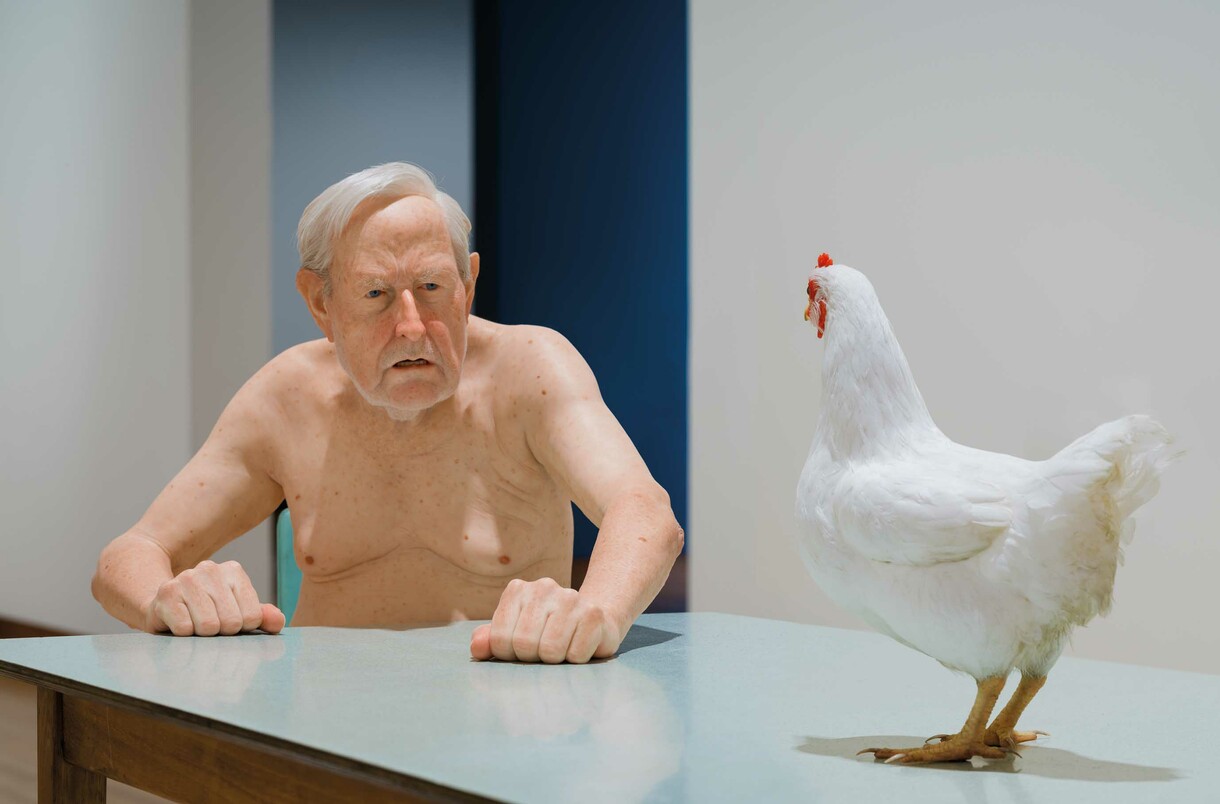 Ron Mueck: chicken / man