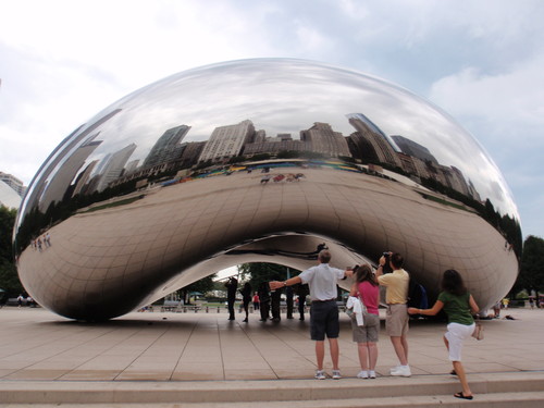 Anish Kapoor Cloud Gate 2004–6. Stainless steel