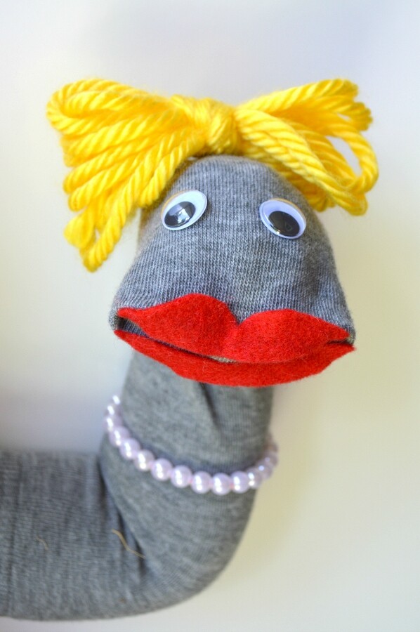 Drop On In: Sock Puppets