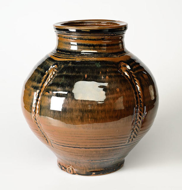 Vase Christchurch Art Gallery Te Puna o Waiwhetū