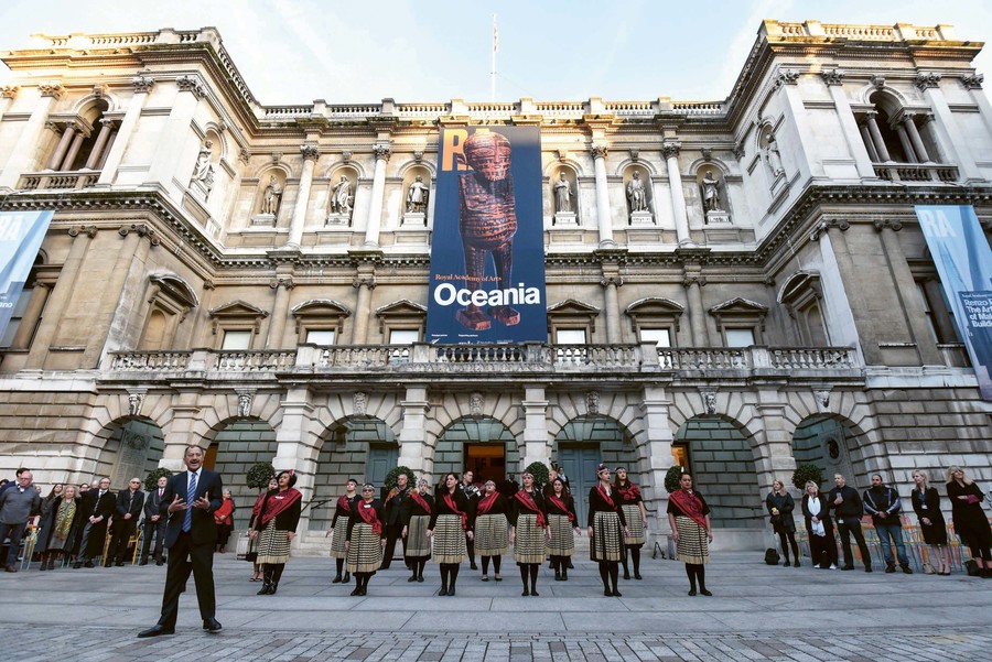 Members of Ngāti Rānana at the cultural blessing of Oceania, 24 September 2018. Photo: Stephen Chung / Alamy Stock Photo