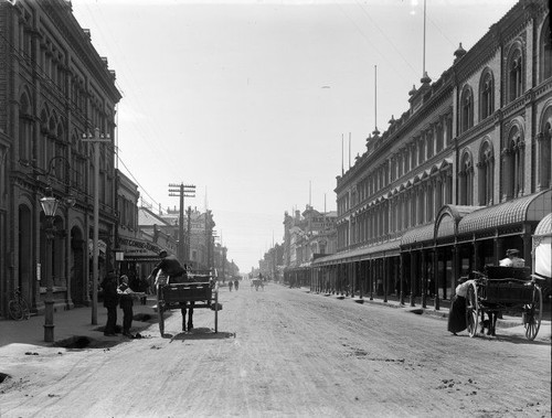 J.M. Marks, Cashel Street, Christchurch looking east, photograph, c.1900, Alexander Turnbull Library, 1/1-000371-G